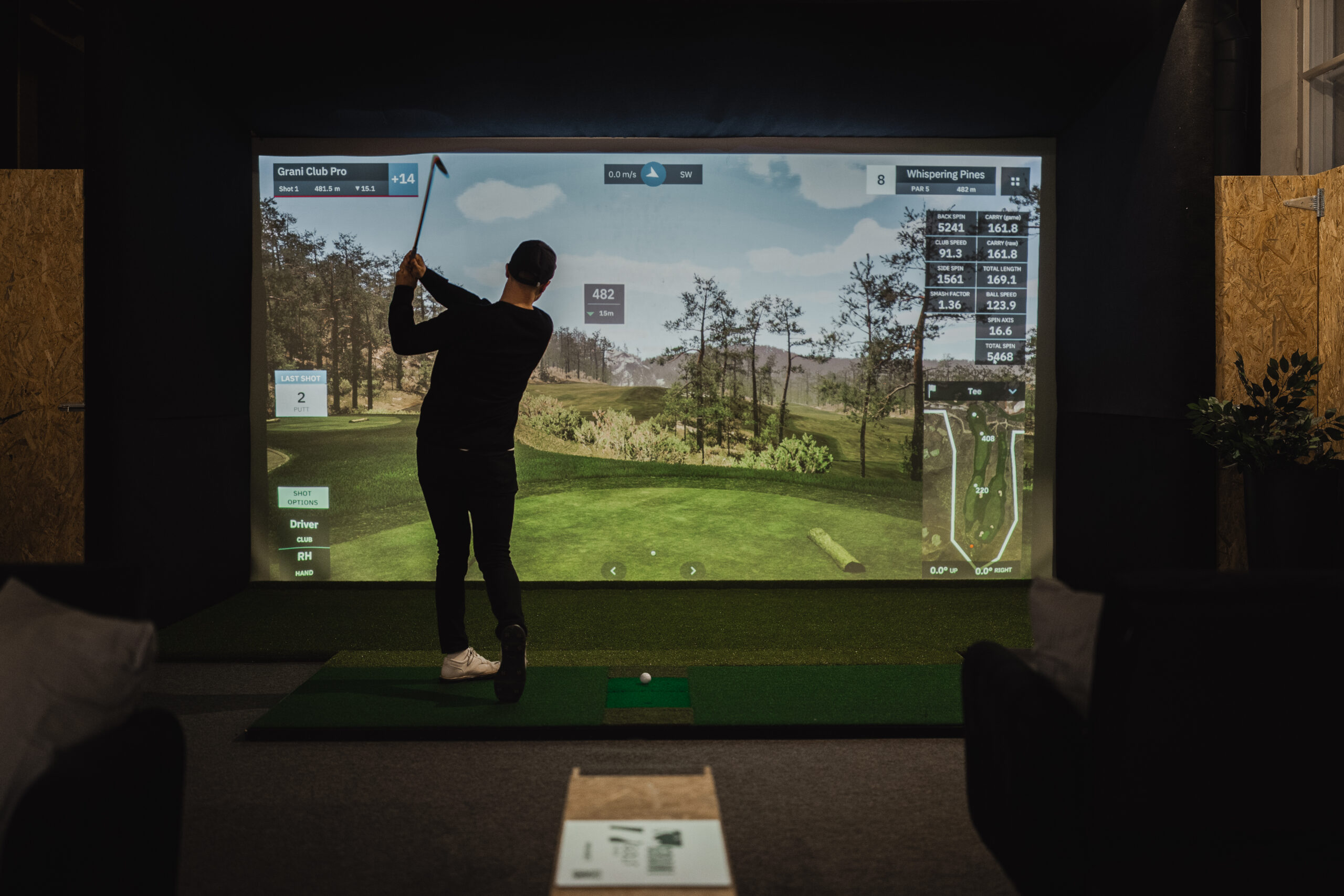 golfsimulaattori-avattu-kauniaisissa-kaunisgrani