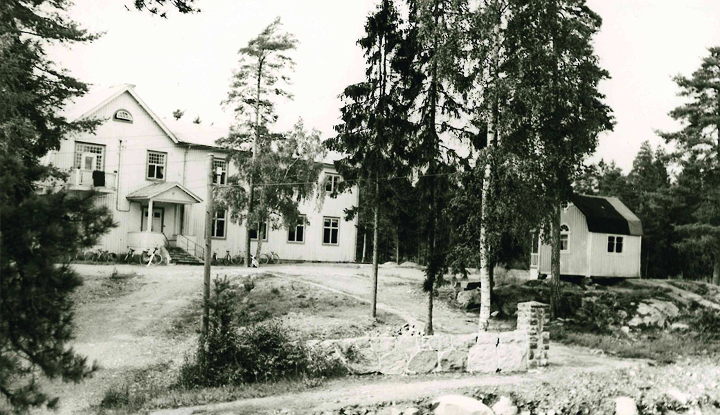 Villa Solhälla Heikelintie 12 1940-luvulla. Villa Solhälla Heikelsvägen 12 på 1940-talet.